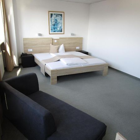 Businesshotel & Appartements Stuttgart-Vaihingen Esterno foto