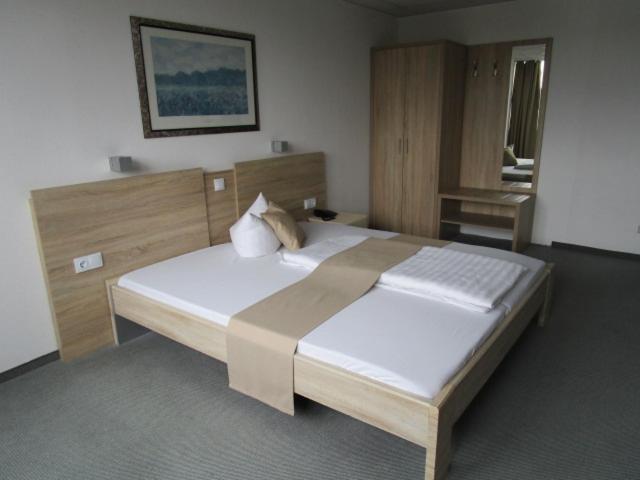 Businesshotel & Appartements Stuttgart-Vaihingen Esterno foto