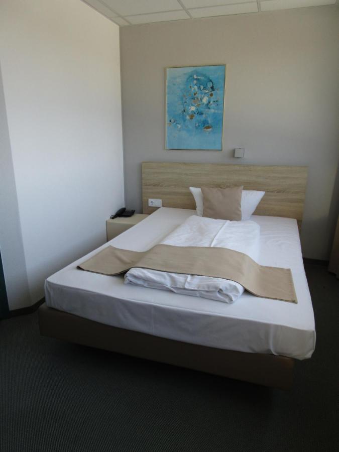 Businesshotel & Appartements Stuttgart-Vaihingen Esterno foto