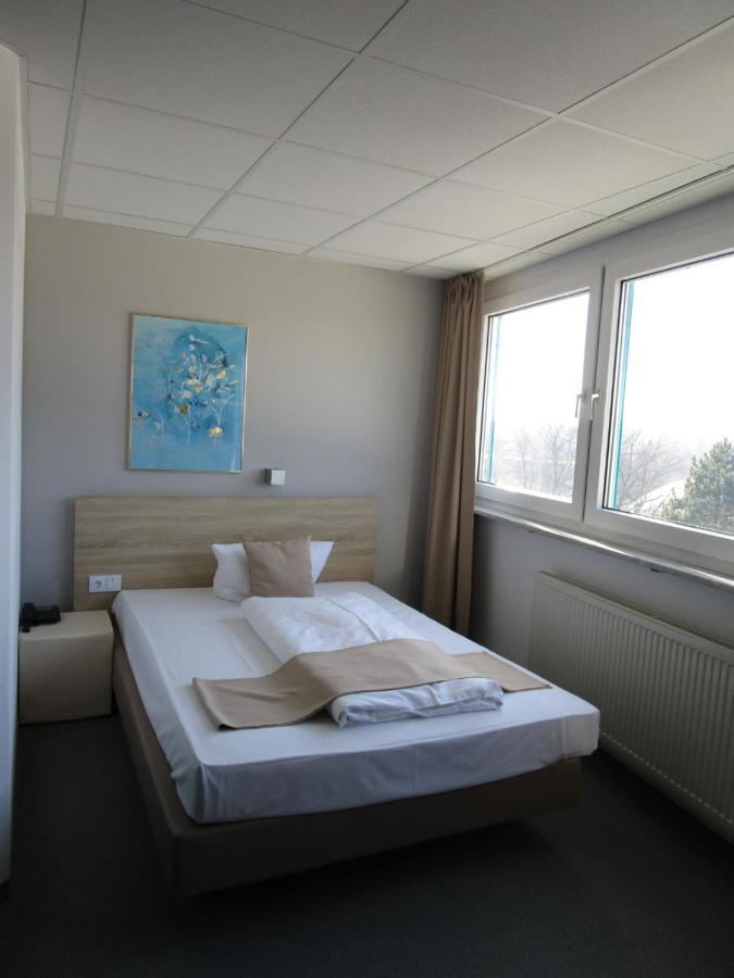 Businesshotel & Appartements Stuttgart-Vaihingen Esterno foto