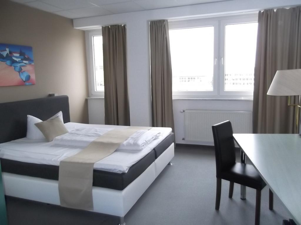 Businesshotel & Appartements Stuttgart-Vaihingen Esterno foto